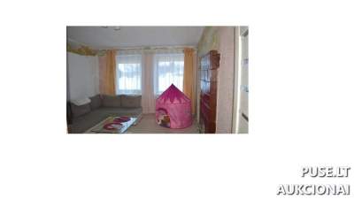 Parduodamas 3 kambarių butas Rietave, Plungės g. 22, 47 kv.m. pradinė kaina 28800 EUR