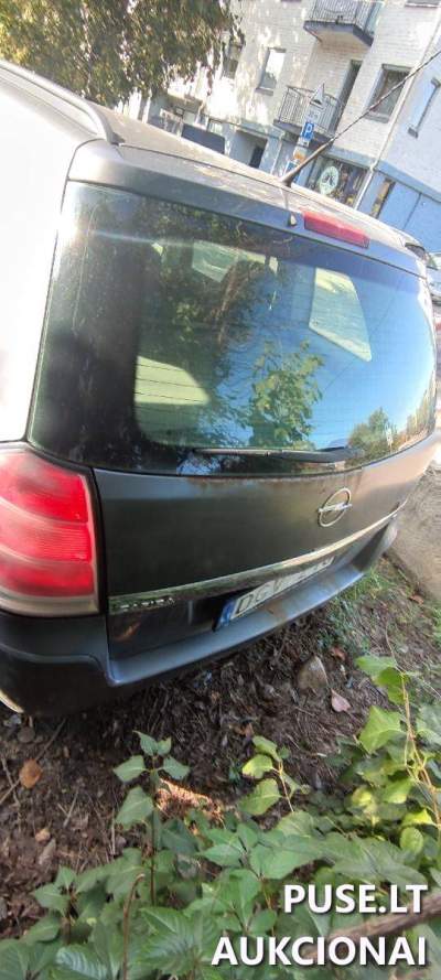 Lengvasis automobilis Opel Zafira 2007m. parduodamas aukcione Vilniuje, pradinė kaina 250 EUR