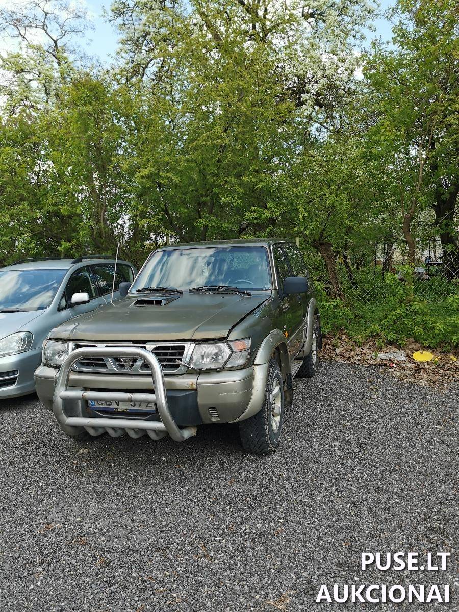 Nissan Patrol Lengvasis automobilis 1