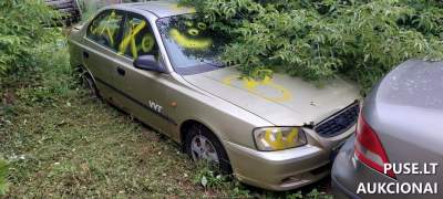 Lengvasis automobilis HYUNDAI ACCENT parduodamas aukcione Vilniuje pradinė kaina 300 EUR