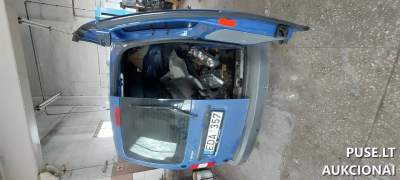 Lengvasis automobilis VW Caddy aukcione 1300 EUR, registracija baigiasi rugpjūčio 12 d.