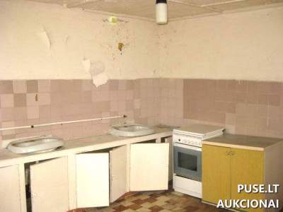 Buitinis pastatas Neringoje, Skruzdynės g. 20A, su žemės sklypo dalimi, 235000 EUR