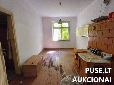 Patalpos buto dalis Jurbarko rajone Pašaltuonio kaime Tauragės g. 8-3 su 65.23 kv. m plotu už 2100 EUR