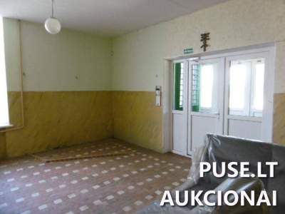 Nekilnojamojo turto dalies (mokyklos pastato) aukcionas Kelmės rajone, Johampolyje, pradinė kaina 7655 EUR