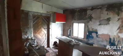 1/2 dalies gyvenamojo namo su ūkiniais pastatais ir žemės sklypu Pasvalio rajone Joniškėlio g. 41 pardavimas pradine kaina 496 EUR