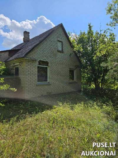 Parduodamas gyvenamasis namas Raseinių rajone, Nemakščiuose, Dainavos g. 6, pradinė kaina 5760 EUR