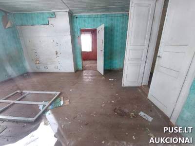 Nekilnojamasis turtas Radviliškio rajone: Gyvenamasis namas su ūkiniais pastatais Kadylų k. 1, pradinė kaina 2317 EUR