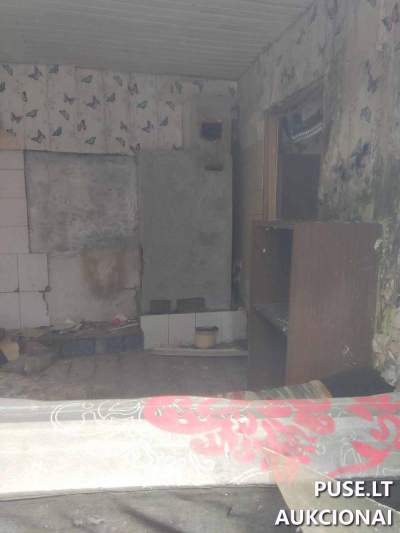 Avarinis 3 kambarių butas Radviliškyje, Vasario 16-osios g. 23, pradinė kaina 340 EUR