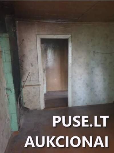 3 kambarių butas Radviliškyje, Laisvės al. 40, 5500 EUR pradinė kaina, medinis, 1900 m. statybos