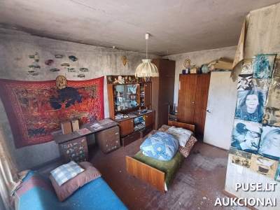 1/2 dalis buto Radviliškio r. Pavartyčiuose su ūkio patalpomis 250 EUR pradinė kaina