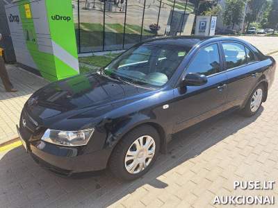 Lengvasis automobilis Hyundai Sonata 2006 m. parduodamas Vilniuje 630 EUR aukcione