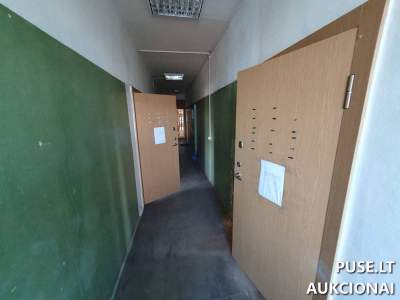 Administracinis pastatas Jurbarko mieste, Vytauto Didžiojo g. 21, dalinė nuosavybė nuo 17113 EUR