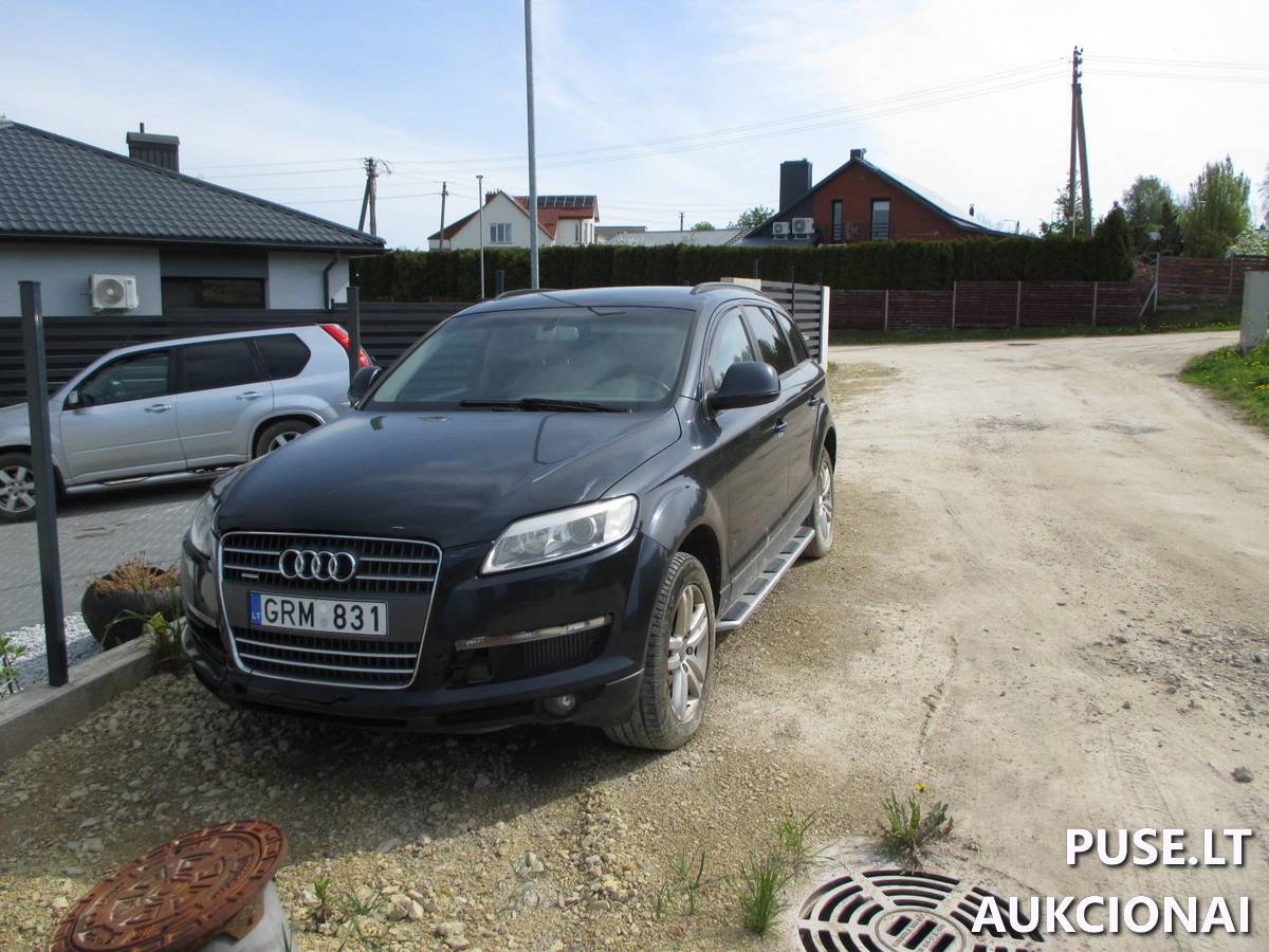 AUDI Q7 Keleivinis automobilis 2