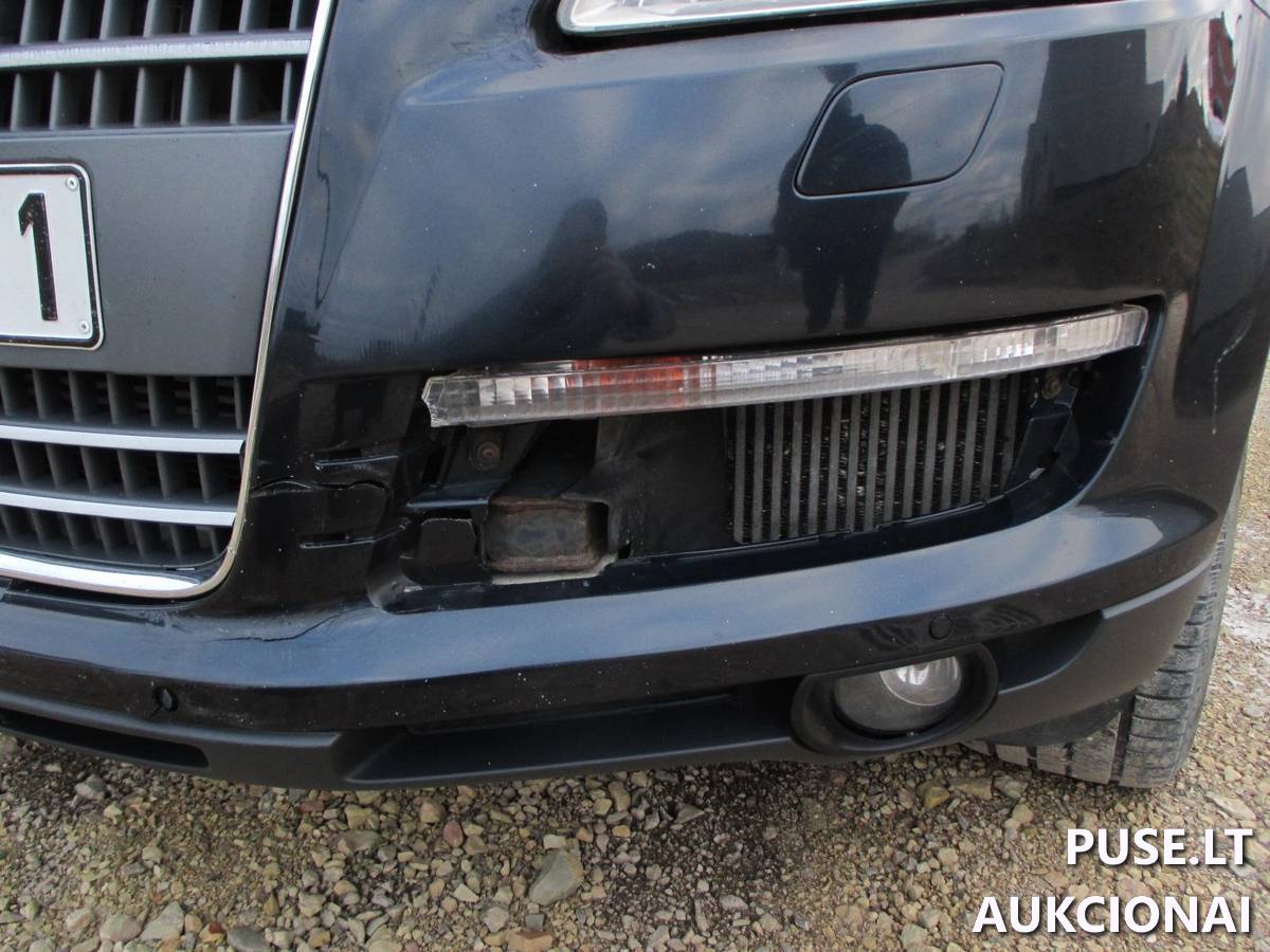 AUDI Q7 Keleivinis automobilis 3