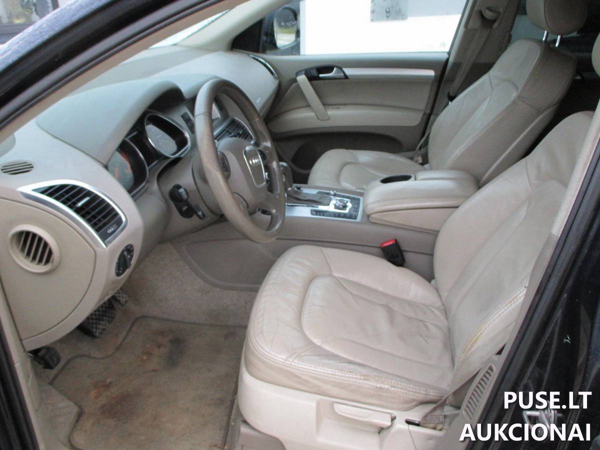 AUDI Q7 Keleivinis automobilis 4