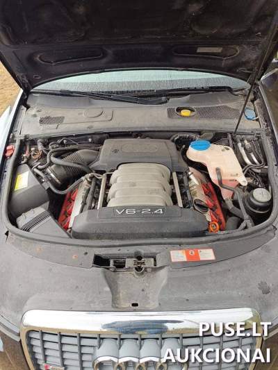 Audi A6 Avant 2005 m. keleivinis automobilis antstolių aukcione pradine kaina 1600 EUR