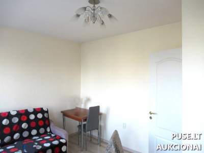 1/2 dalis gyvenamojo namo Garliavoje, Kauno r. su 0,0360 ha sklypu, pradinė kaina 16770 EUR