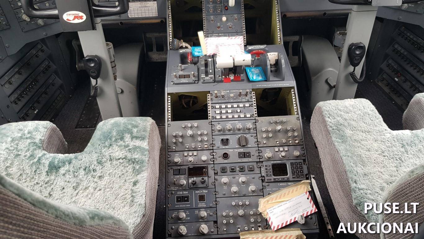 Orlaivis Bombardier CRJ 200 Orlaiviai 11