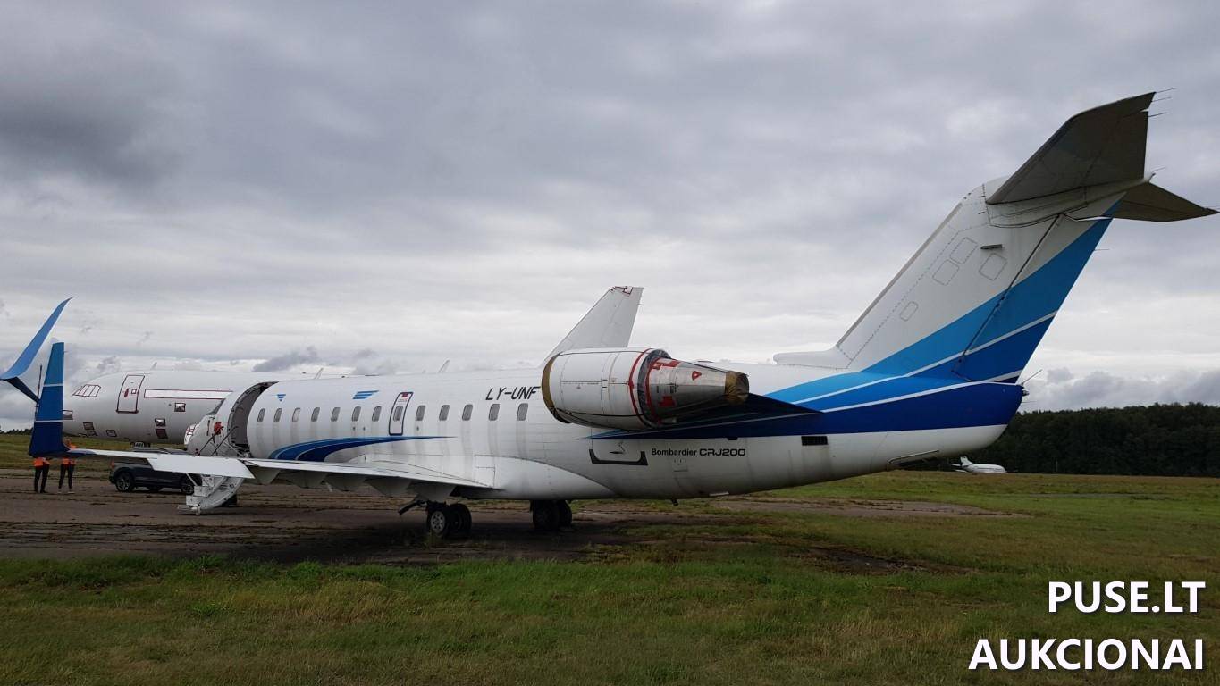 Orlaivis Bombardier CRJ 200 Orlaiviai 23