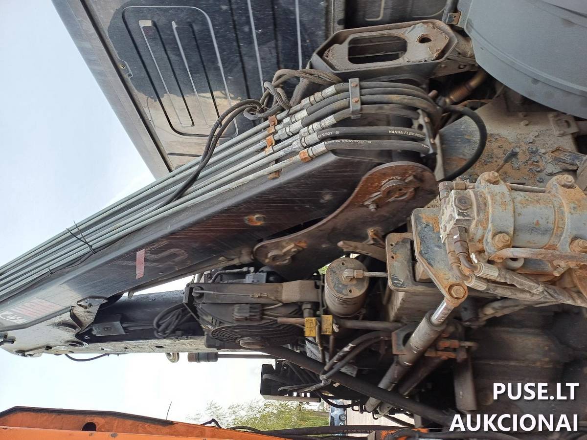 Automobilis - šiukšliavežis su manipuliatoriumi Krovininis automobilis nuo 3,5t. iki 12t. 1