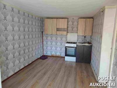 Parduodamas 32.8 kv.m. butas Raseiniuose, Bagdoniškės g. 33, pradinė kaina 3100 EUR