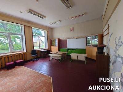Nebaudžiamas mokyklos pastatas Šakių rajone, Gotlybiškių kaime, pradinė kaina 28550 EUR