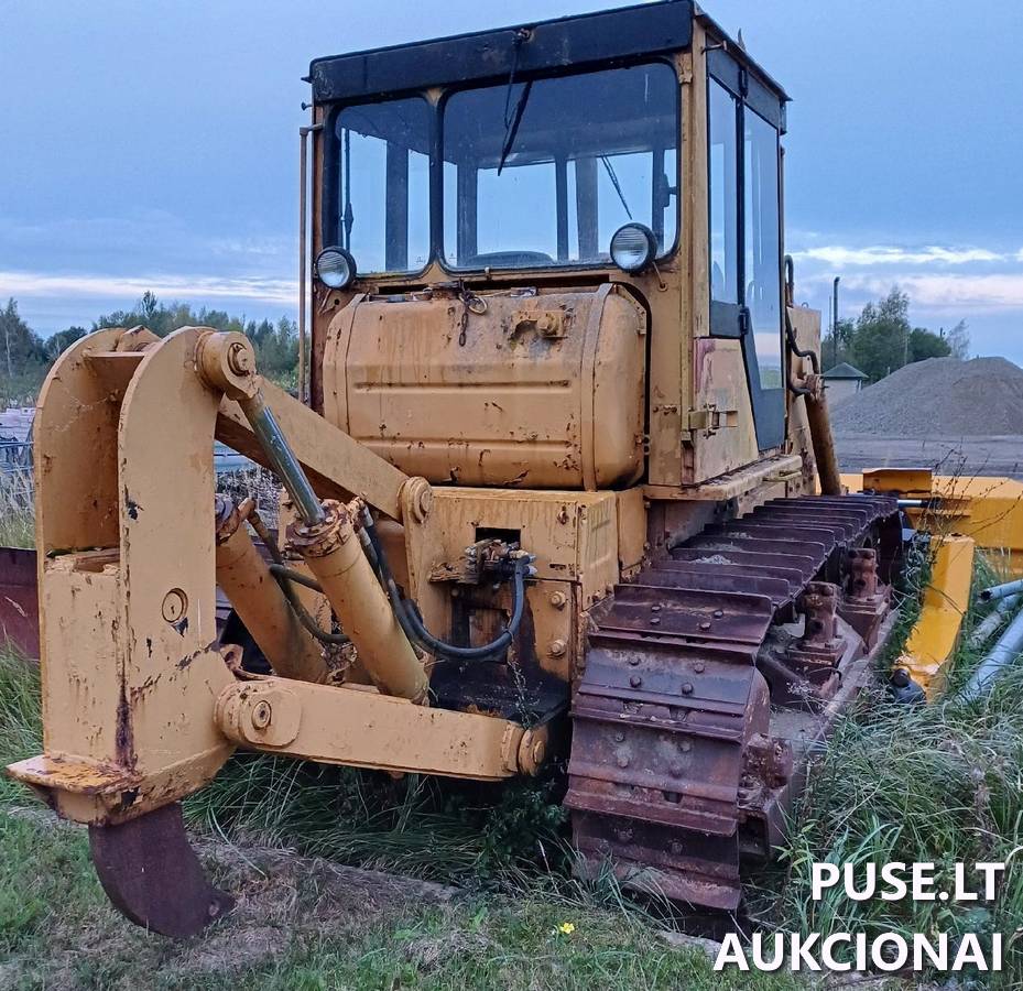 Buldozeris B10 Traktoriai, savaeigės mašinos, priekabos, puspriekabės 1