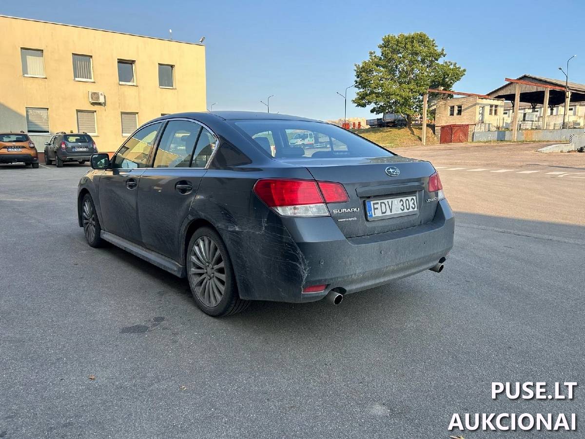 Automobilis Subaru legacy Lengvasis automobilis 2