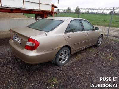 Parduodamas automobilis Toyota Camry 2003 m. pradinė kaina 250 EUR Kauno rajone