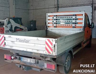 Krovininis automobilis Renault Master 2006 m. parduodamas aukcione pradine kaina 800 EUR