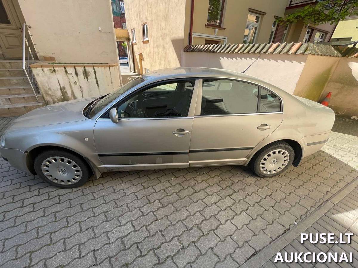 Škoda Superb Lengvasis automobilis 1