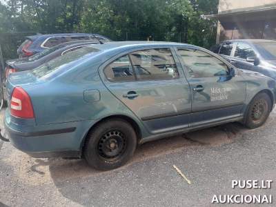 Lengvasis automobilis Škoda Octavia 2005 m. pradinė kaina 512 EUR, dalimis parduodamas