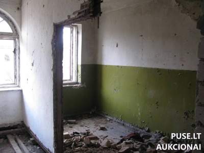 Parduodamas 1956 m. statybos bendrabuio tipo pastatas Tyruliuose 1000 EUR pradinė kaina