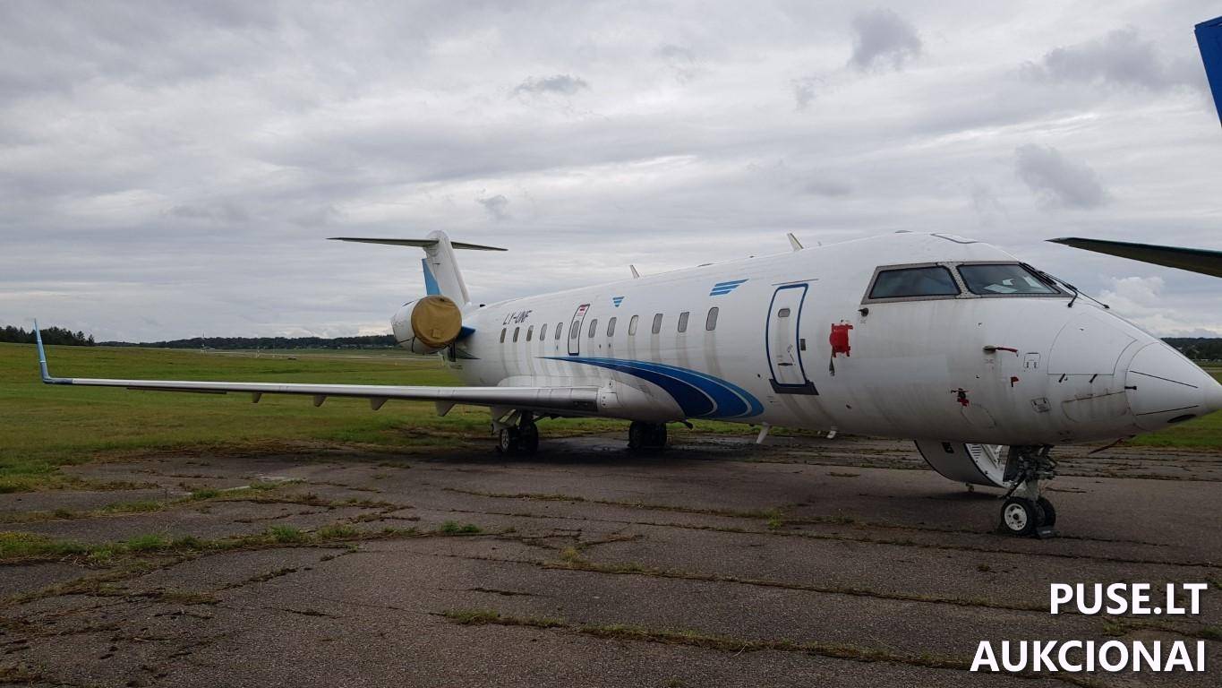 Orlaivis Bombardier CRJ 200 Orlaiviai 13