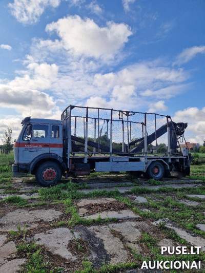 Miškavežis Mercedes Benz 1635 su manipulatoriumi HIAB-FOCO 1988 m. pradinė kaina 4000 EUR aukcione Lazdijuose