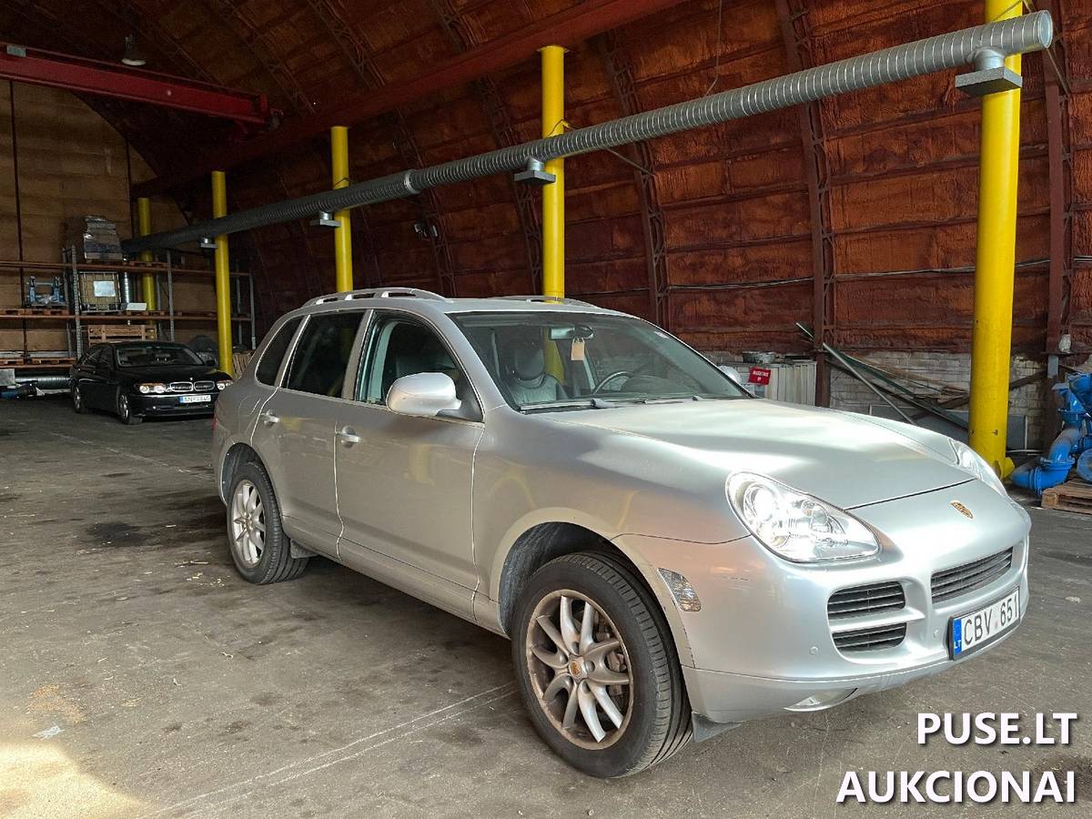 Automobilis Porsche Cayane Keleivinis automobilis 3