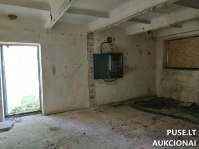 Parduodama buvusi elektros skydinė Anykščių rajone, Miliūniškio km., pradinė kaina 100 EUR