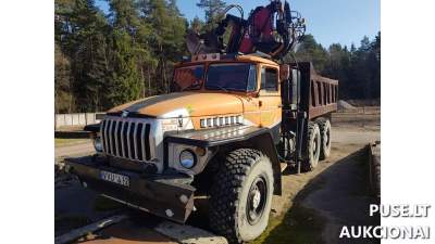 Savaeigis savivartis URAL 375 su manipulatoriumi traktorinė technika parduodama aukcione už 1590 EUR