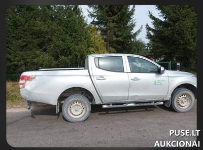 MITSUBISHI L200 2016 m. traktorius/savaeigė mašina aukcione pradine kaina 9000 EUR su defektais