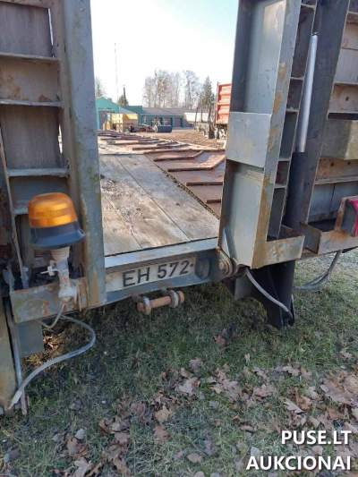 Puspriekabė tralas BERGER JUMBO 2011m. aukcione pradinė kaina 680 EUR