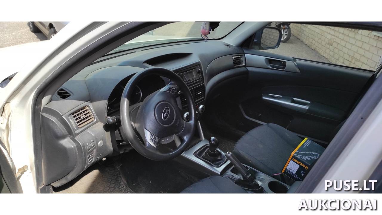 Lengvasis automobilis	SUBARU	FORESTER Inv. nr.17-02126588 Traktoriai, savaeigės mašinos, priekabos, puspriekabės 1