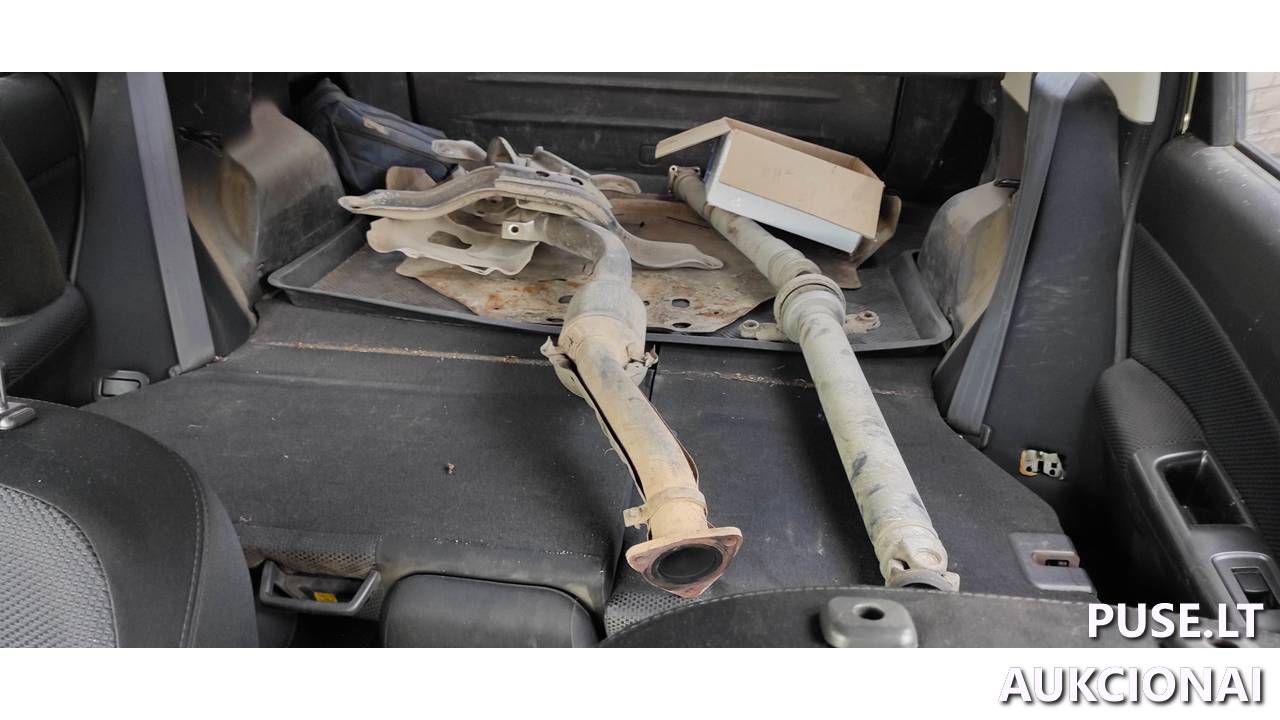 Lengvasis automobilis	SUBARU	FORESTER Inv. nr.17-02126588 Traktoriai, savaeigės mašinos, priekabos, puspriekabės 8
