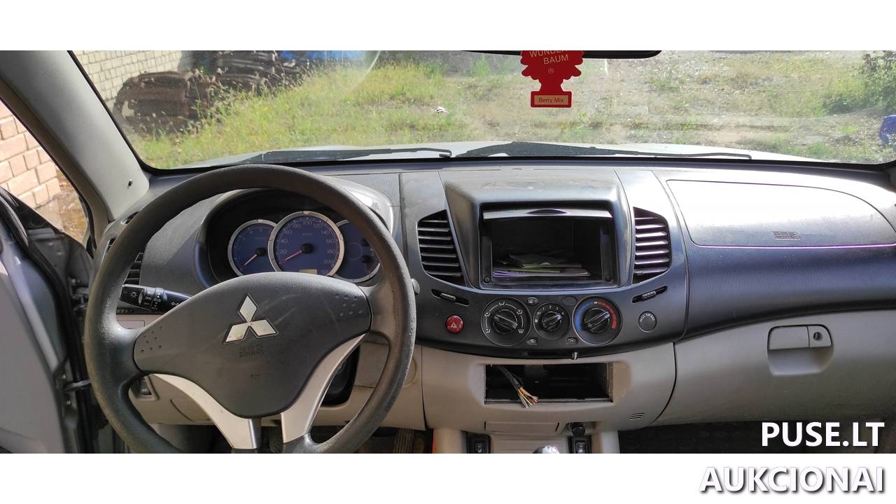 Lengvasis automobilis	MITSUBISHI	L200 Inv. Nr. 12-2506 Traktoriai, savaeigės mašinos, priekabos, puspriekabės 1