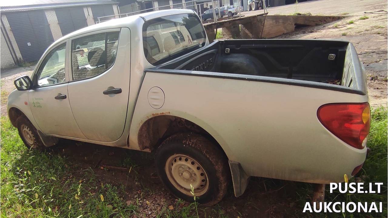 Lengvasis automobilis	MITSUBISHI	L200 Inv. Nr. 12-2506 Traktoriai, savaeigės mašinos, priekabos, puspriekabės 7