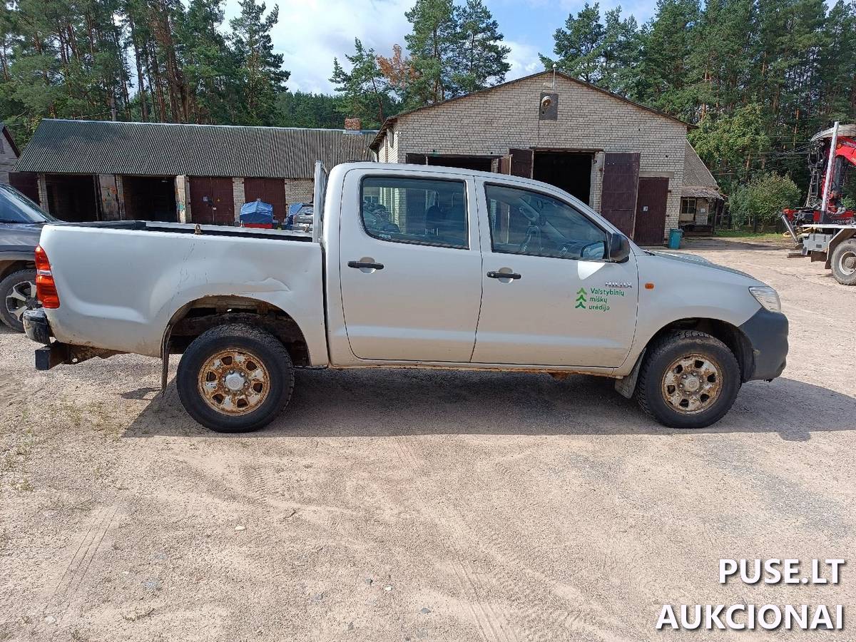 Lengvasis automobilis TOYOTA HILUX Inv. Nr. 06-03-85 Traktoriai, savaeigės mašinos, priekabos, puspriekabės 8