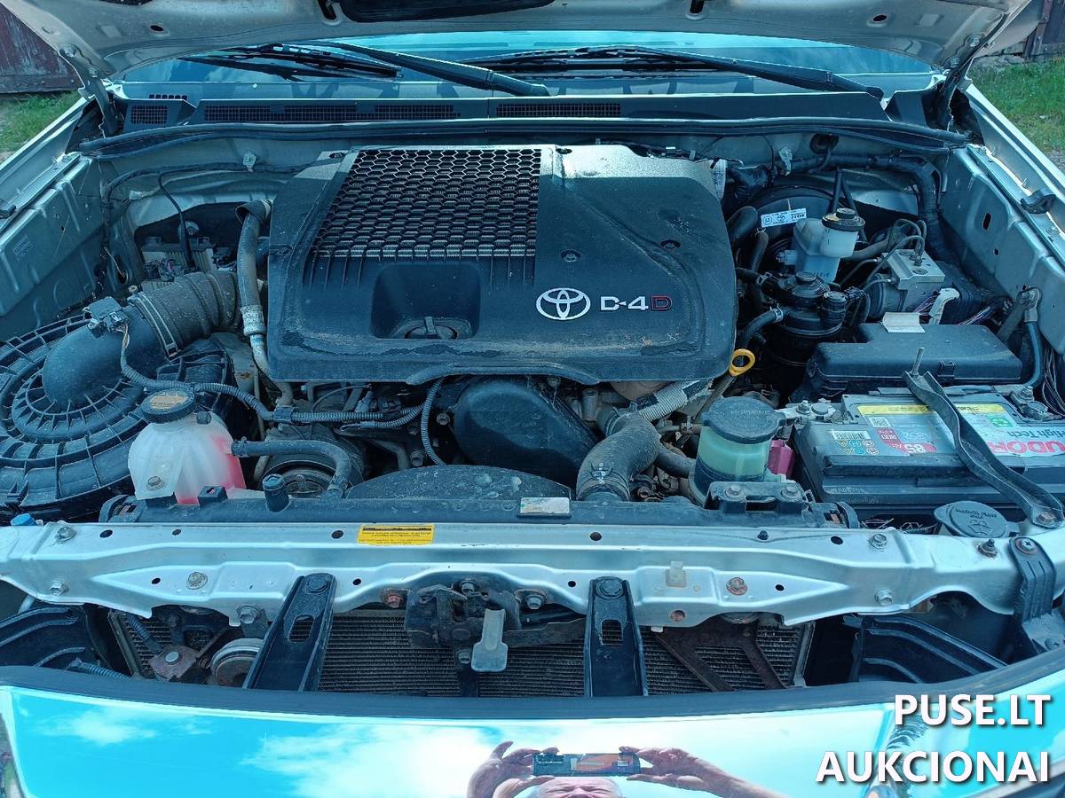 Lengvasis automobilis TOYOTA HILUX Inv. Nr. 06-03-84 Traktoriai, savaeigės mašinos, priekabos, puspriekabės 1