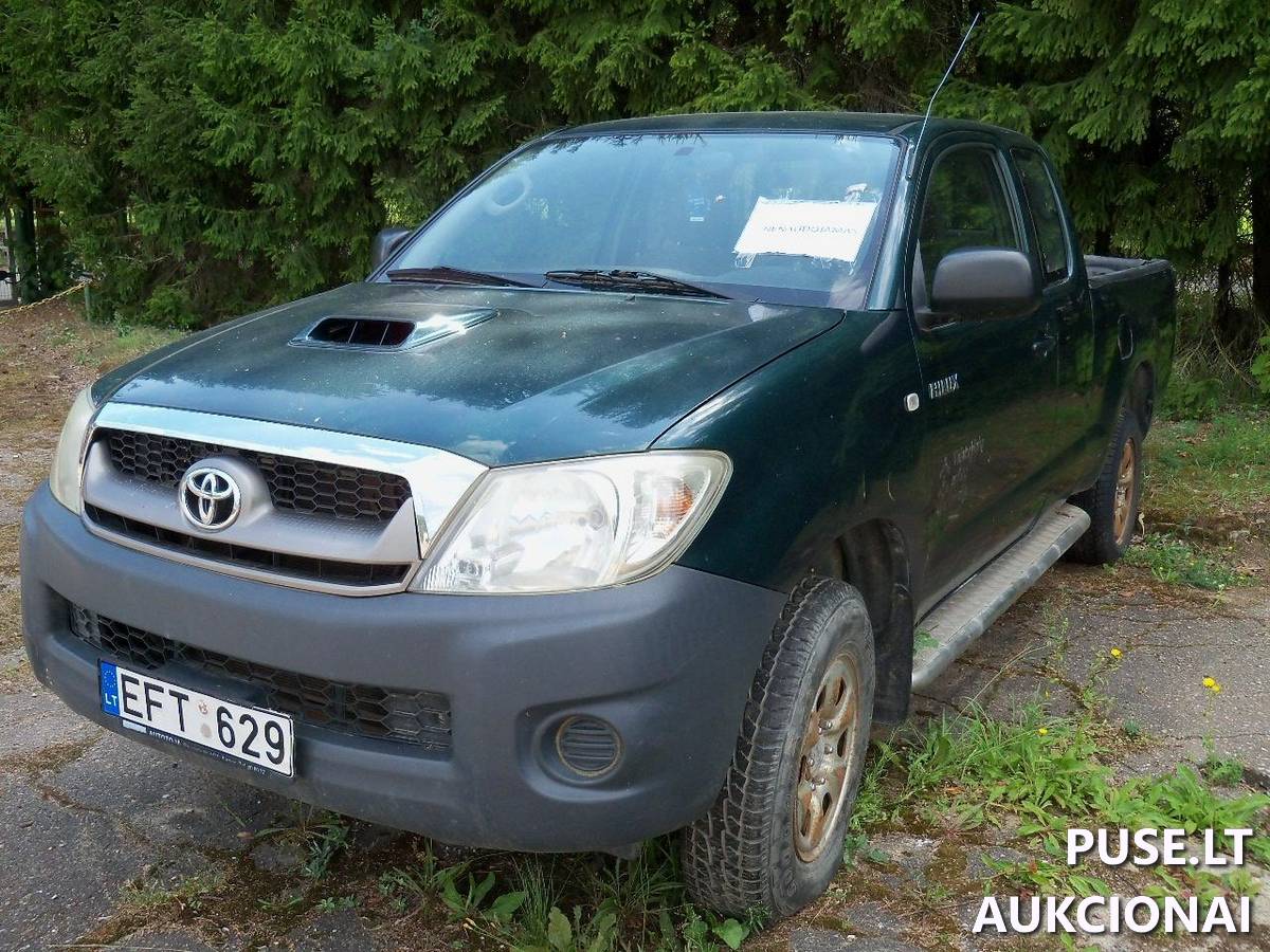 Lengvasis automobilis TOYOTA HILUX Inv. Nr. 11-46938 Traktoriai, savaeigės mašinos, priekabos, puspriekabės 1