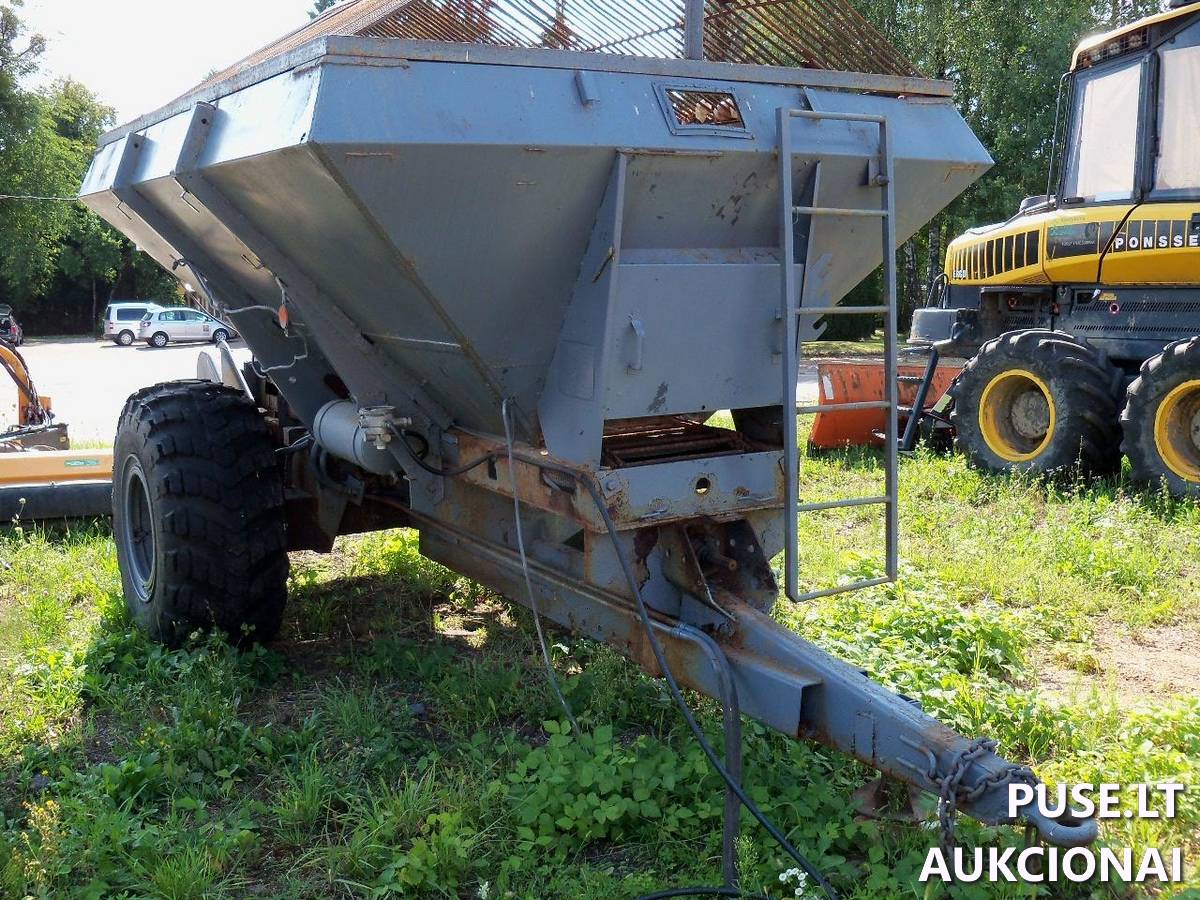 Traktoriaus puspriekabė	MBU -6 Inv. Nr.11-833 Traktoriai, savaeigės mašinos, priekabos, puspriekabės 3