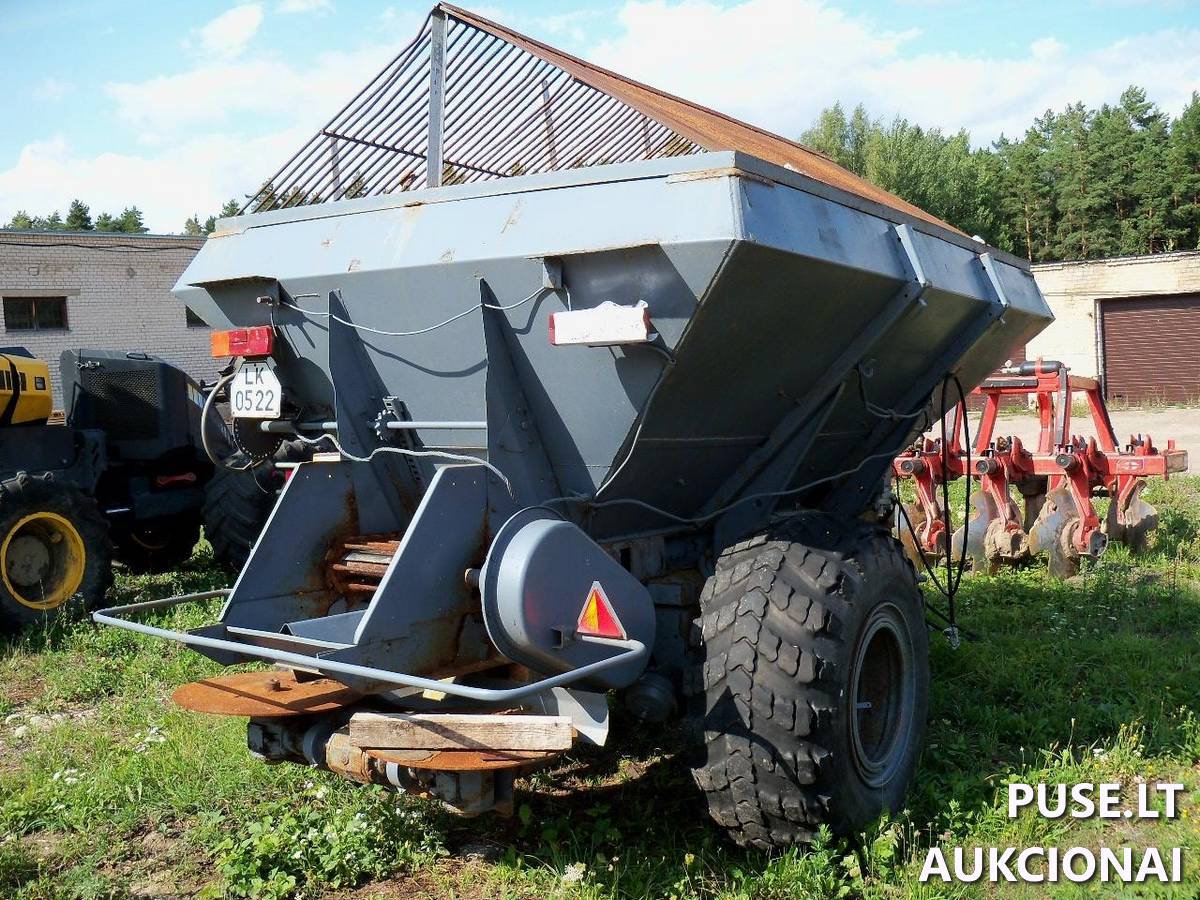 Traktoriaus puspriekabė	MBU -6 Inv. Nr.11-833 Traktoriai, savaeigės mašinos, priekabos, puspriekabės 4