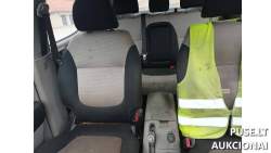 Traktoriai, savaeigės mašinos, priekabos, puspriekabės - Lengvasis automobilis Mitsubishi L200 Inv. nr. 03-2132